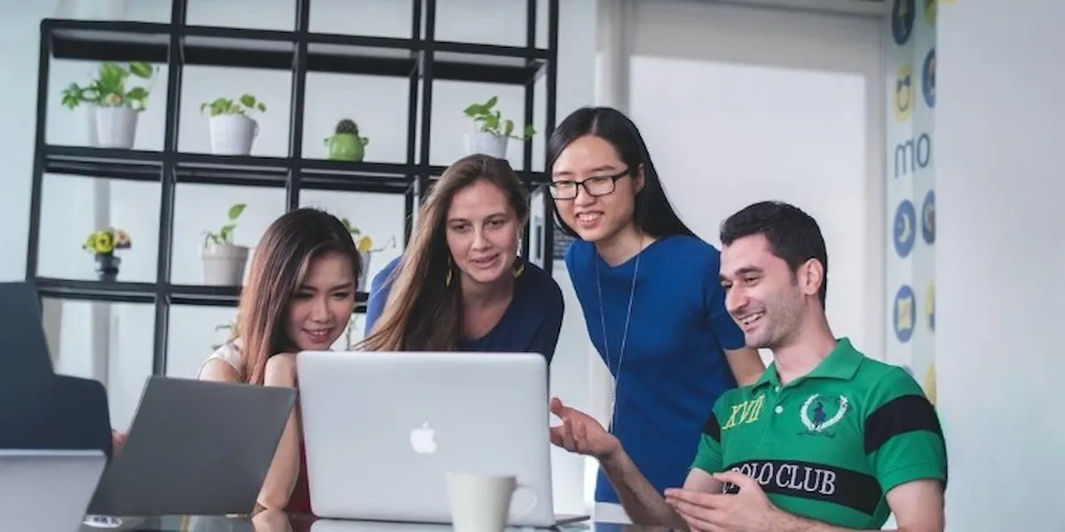 Hoe onze AI training uw organisatie efficiënter maakt